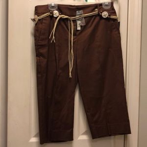 Limited Brown capris